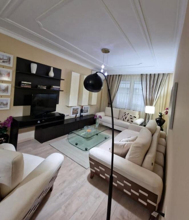 Apartament 2+1 me qira pra e Presidences!