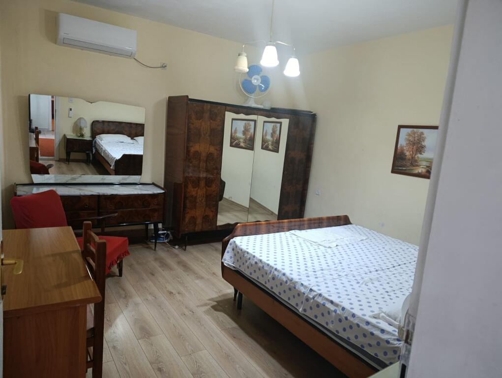 Il primo piano di una casa privata 2+1 in affitto a Fortuzi