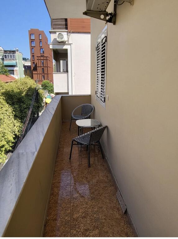 2+1, arredato, ingresso privato, myslym shyri, prezzo 650 euro