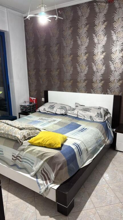 APARTAMENT ME QERA 1+1 RRUGA E KOSOVAREVE 800 EURO