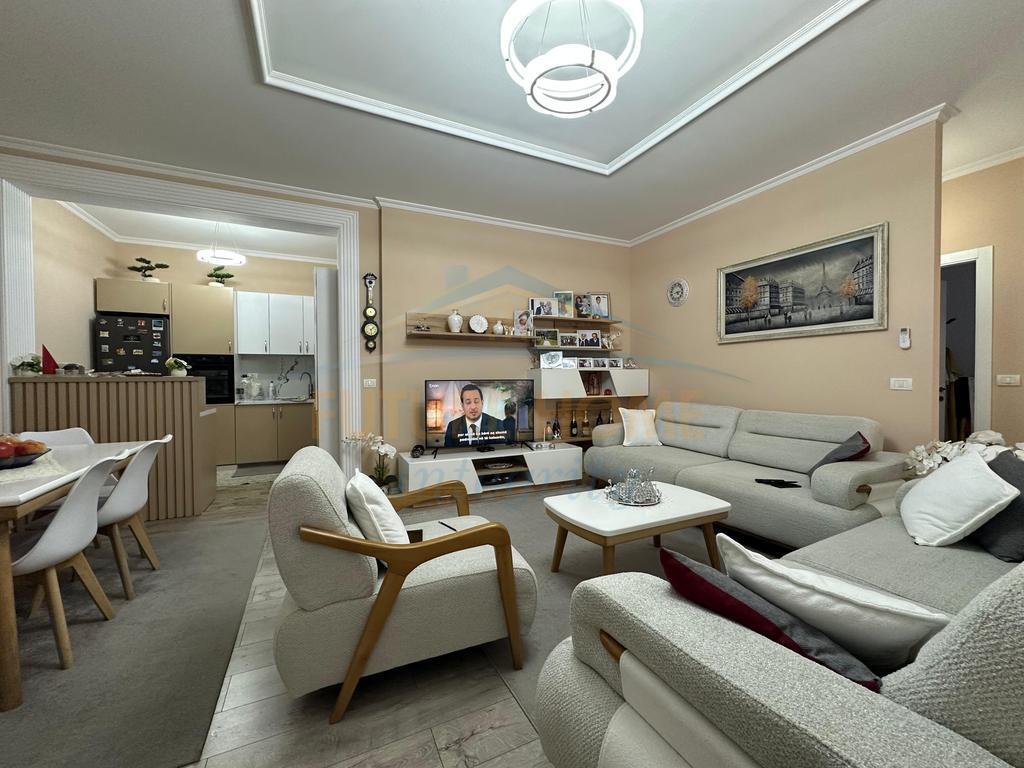 In vendita, Appartamento 2+1+2+Veranda, Fresku, Tirana.