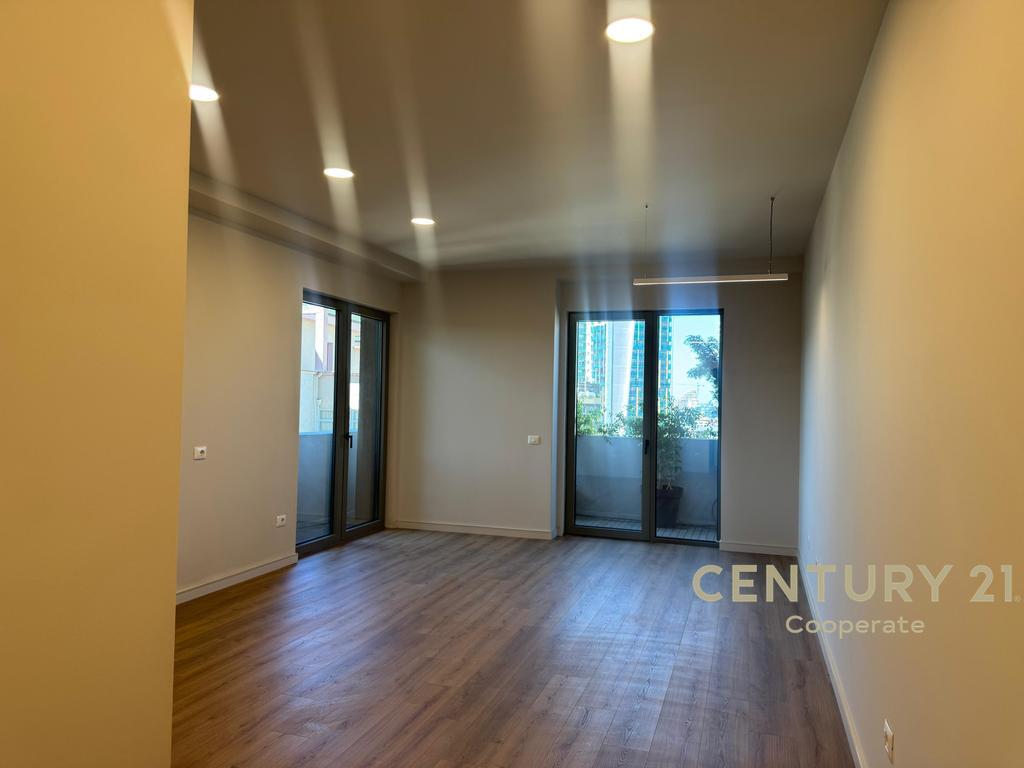 OFFICE FOR RENT IN LION PARK RESIDENCE 2,500 € /Month