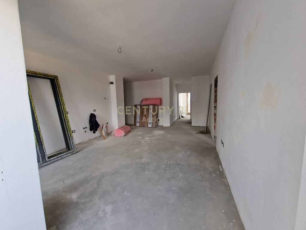 NUOVO BOULEVARD, IN VENDITA APPARTAMENTO 3+1+2 NEL COMPLESSO NDREGJONI! 204.000 €
