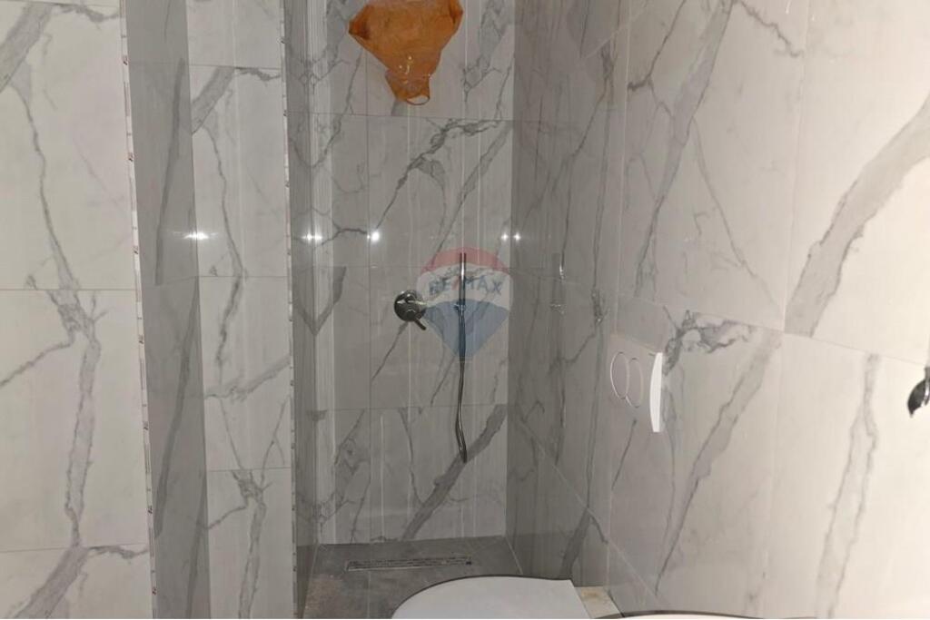 Apartament - Për Shitje - Liqeni I Thatë, Tiranë