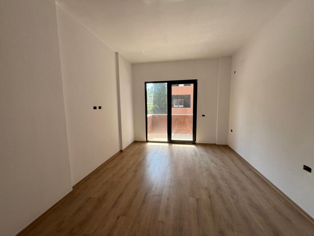 VENDESI APPARTAMENTO 2+1+2 VICINO A XIBRAKU Via Elbasanit