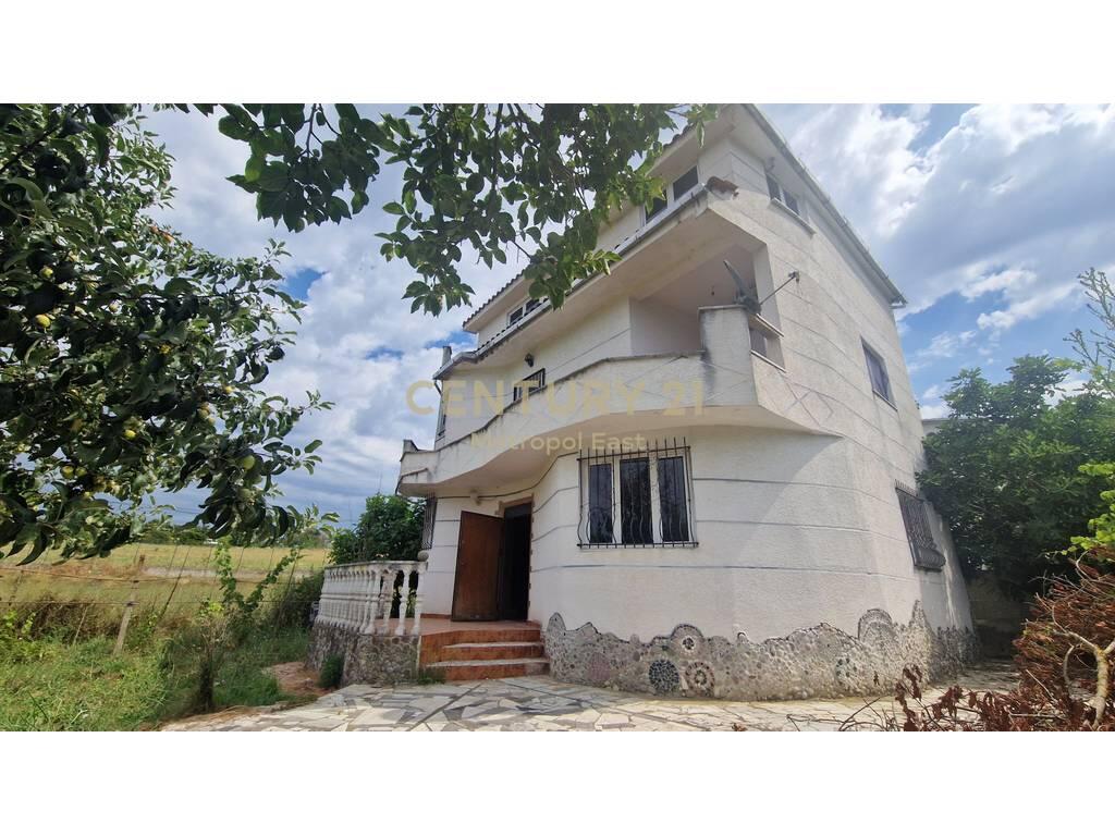 165,000 € -SHTEPI 3 KATESHE PER SHITJE - PEZE ( TE LAPIDARI )