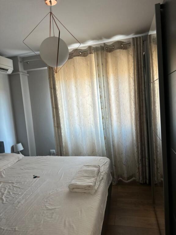 AFFITTASI 2+1+1 VIA JORDAN MISJA 800 EURO