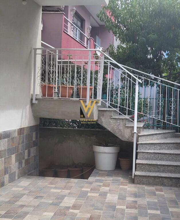 VENDESI 4 PIANI IN VENDITA A 5 MAJI 59.500.000 LEKE