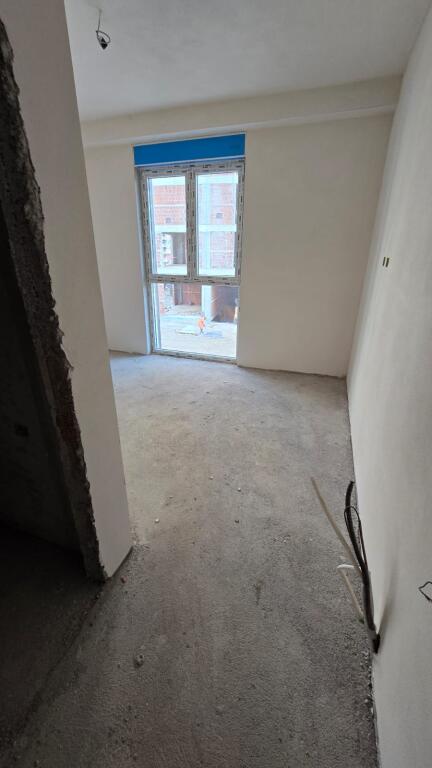 Bulevardi Ri Shitet Apartament 2+1+2 Plus Post Parkimi
