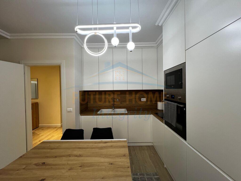 Qera, Apartament 2+1+3, Pazari i Ri, Tiranë.