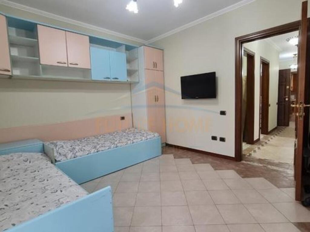 Shitet, Apartament 3+1+2+Depo, Bulevardi Zog I, Tirane
