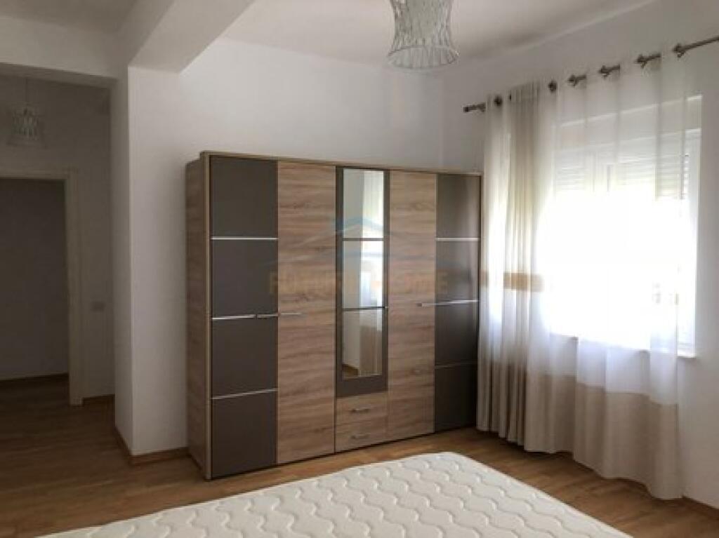 Shitet, Apartament 3+1+3 ,Touch of the Sun, Sauk, Tiranë.