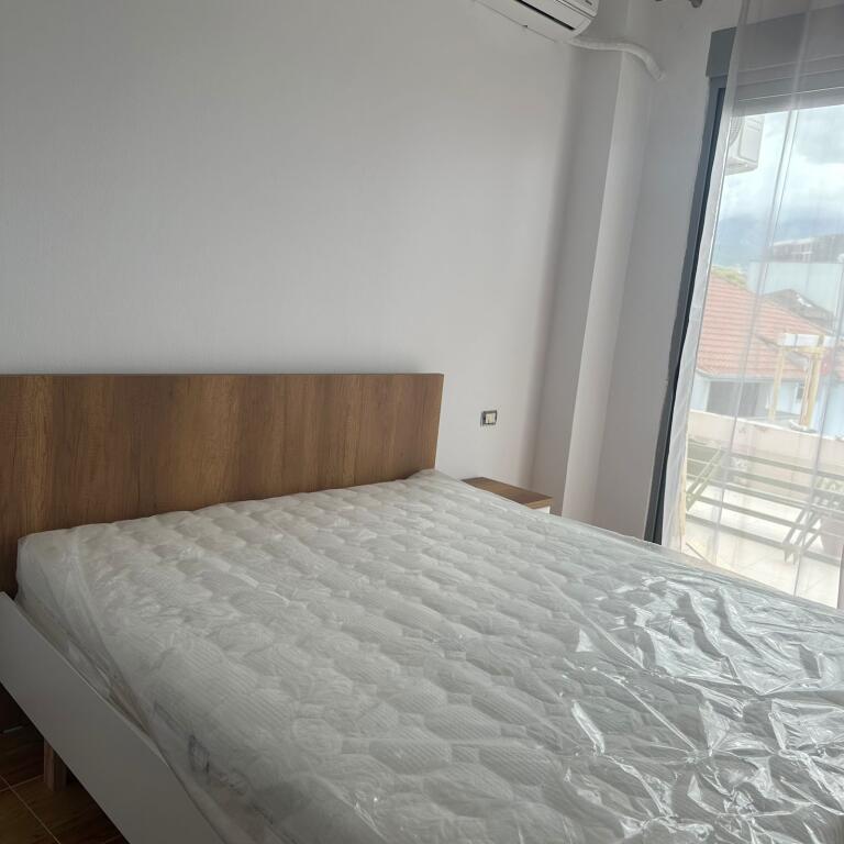 Apartament 3+1 me qira – Mbi Brryl, përballë Maternitetit të Ri