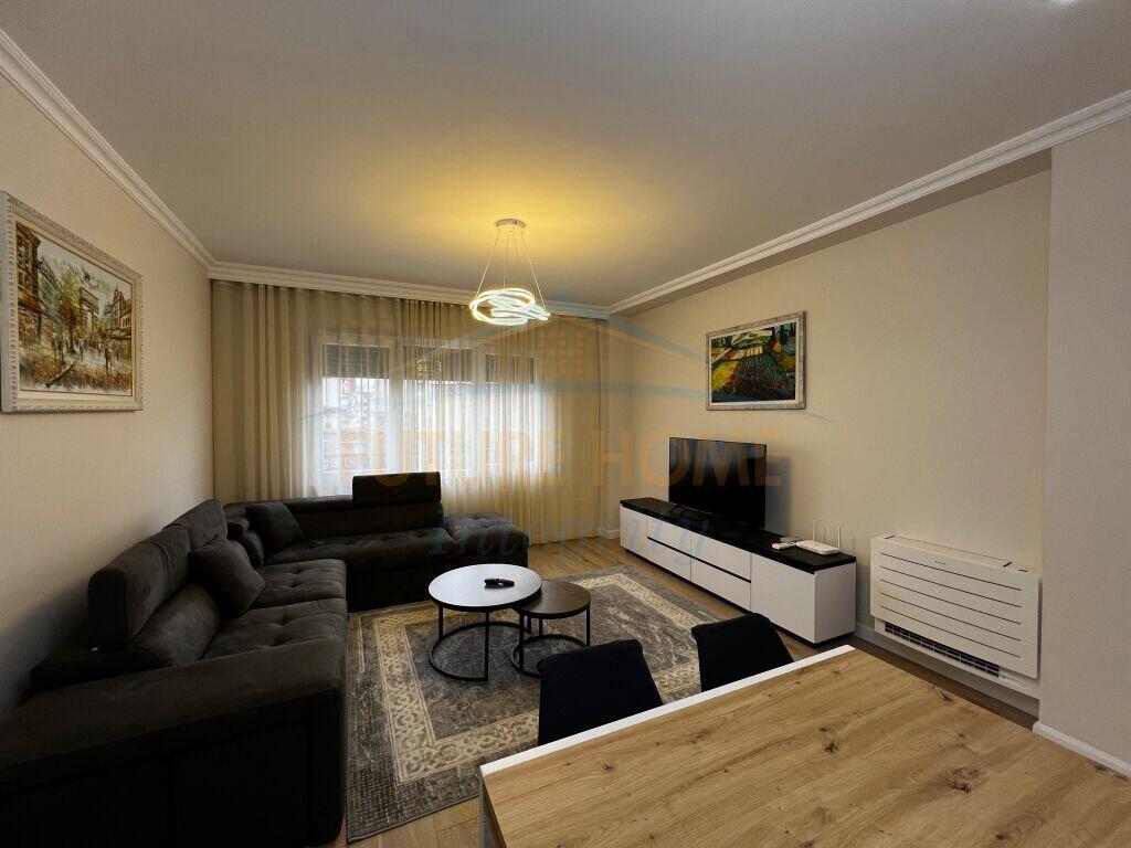 Qera, Apartament 2+1+3, Pazari i Ri, Tiranë.