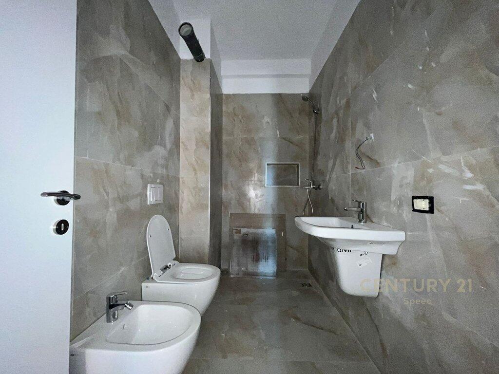 Apartment 3+1 for rent for offices on Mine Peza Street!!