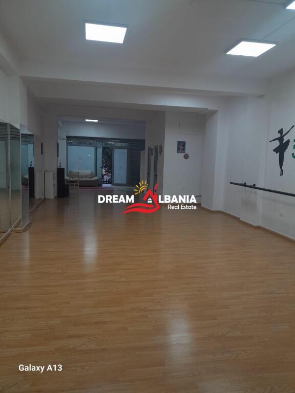 Ambjent biznesi/Dyqan me qera ne Yzberisht (ID 42711132)