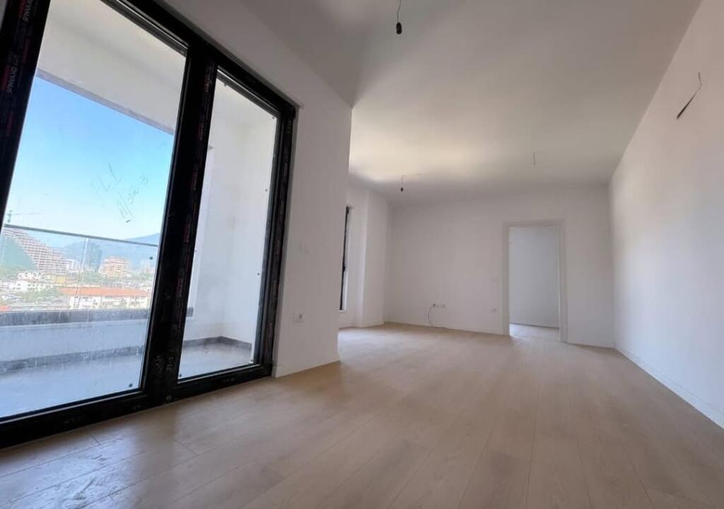 Comune di Parigi, vicino a Kika 2 Vendiamo super appartamento 2+1