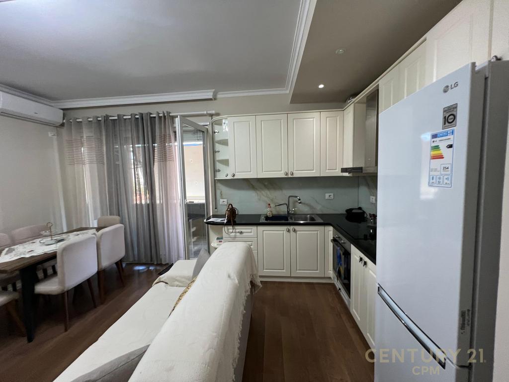 APARTAMENT PER QIRA TEK KOMUNA E PARISIT!