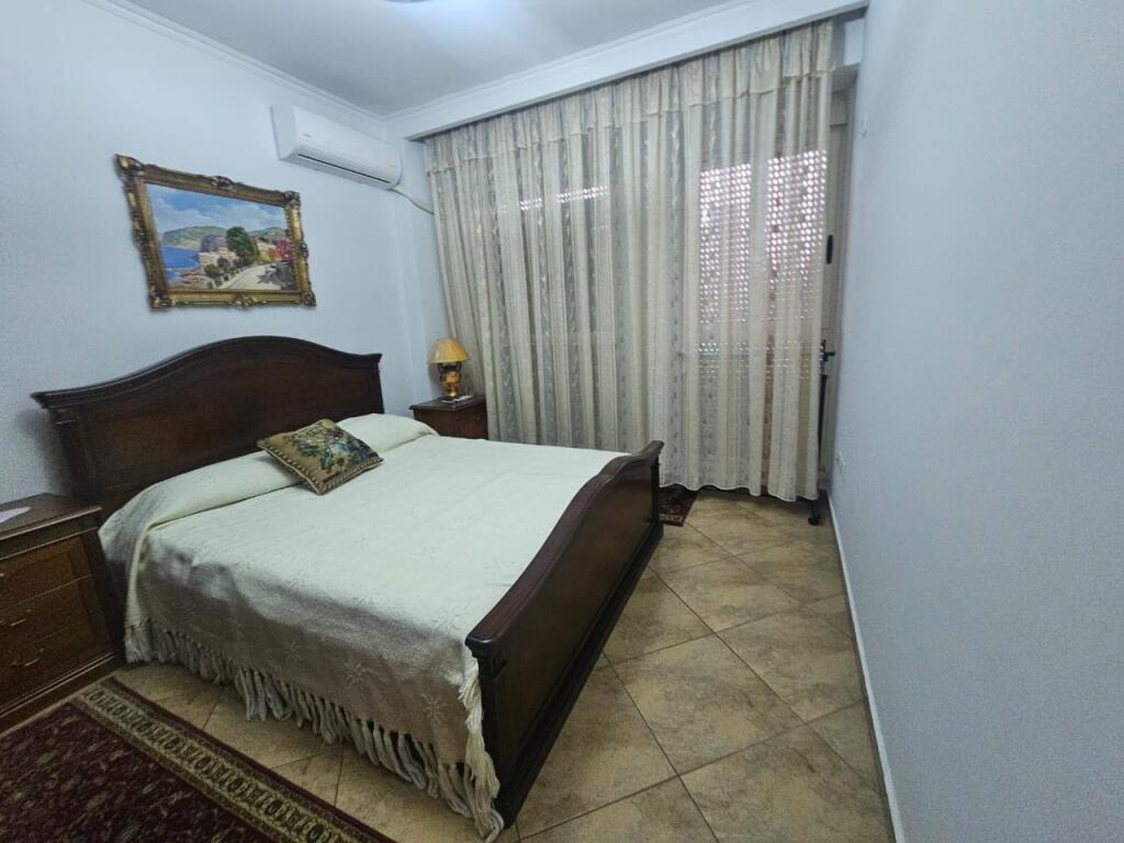 🏡 Apartament 2+1 me qira – Kompleksi Delijorgji (pallati i bardhë, pranë Poligonit Rogat)