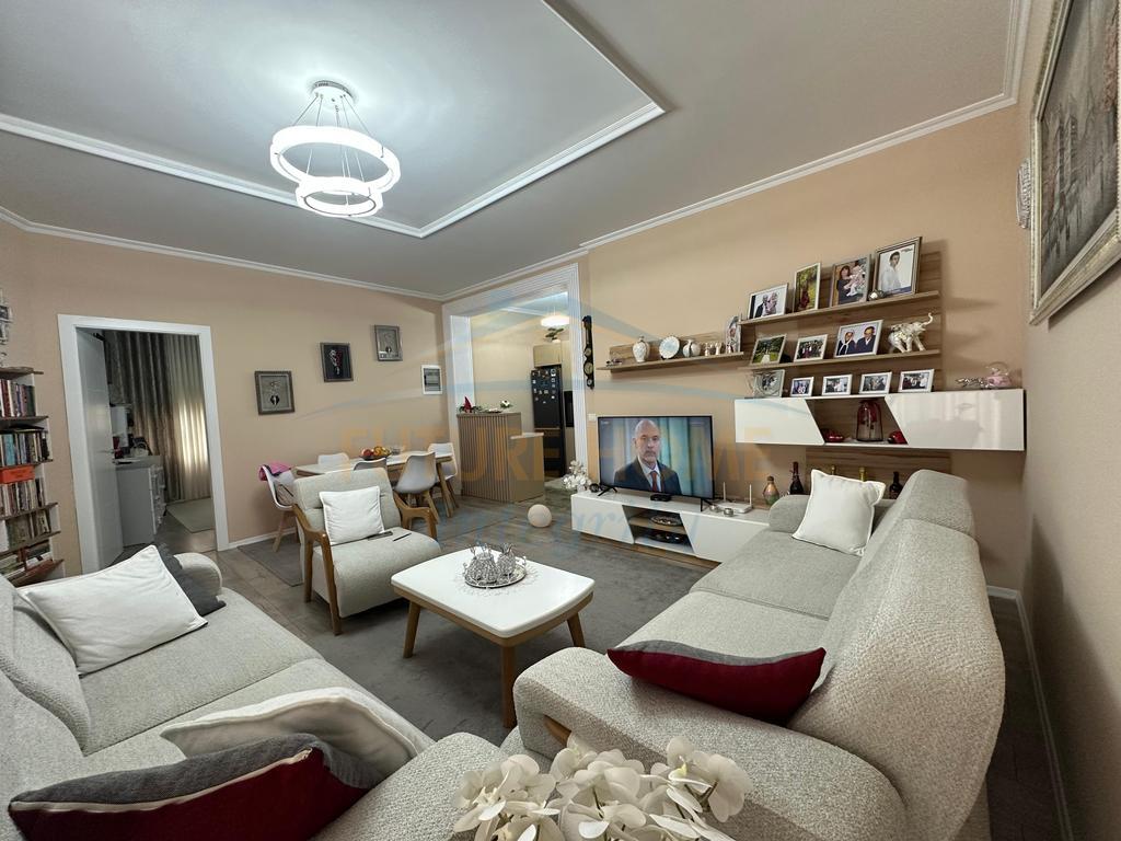 In vendita, Appartamento 2+1+2+Veranda, Fresku, Tirana.