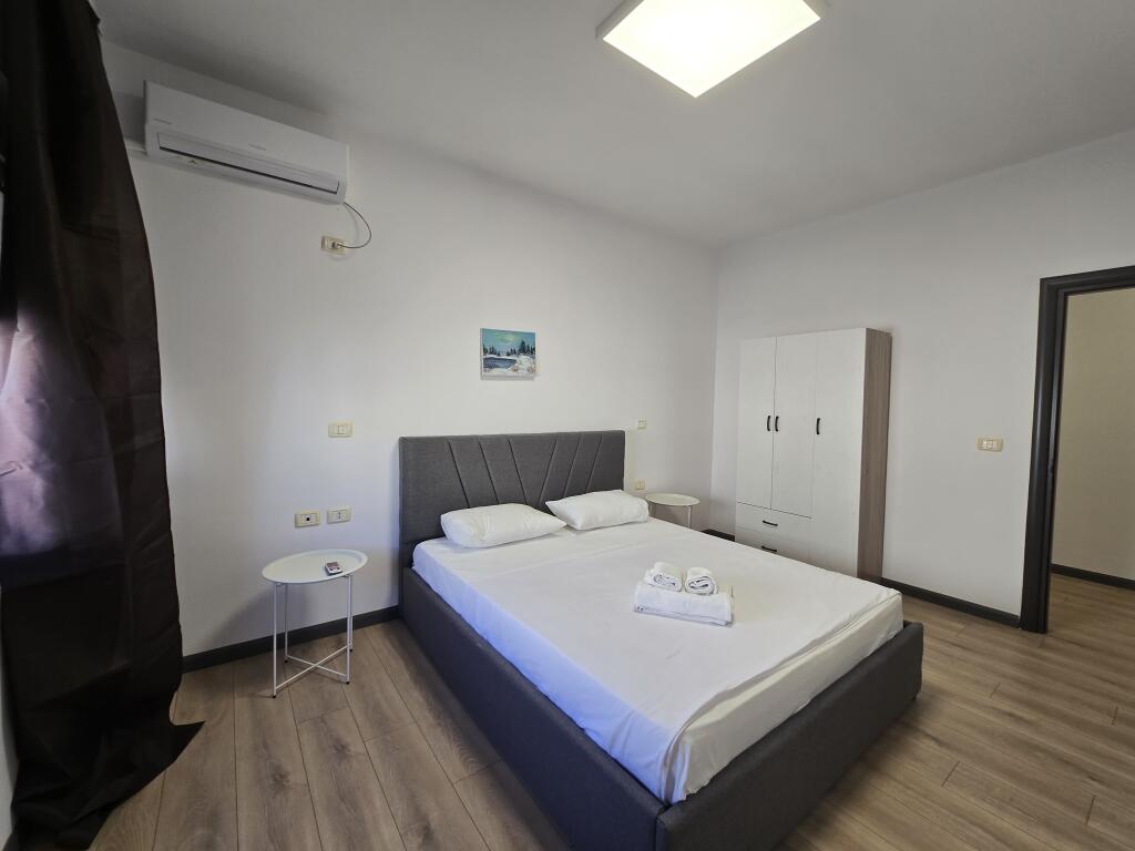 Vendesi in vendita 2+1 - Comune di Parigi, vicino a Kristal Center! Nuova costruzione con ascensore 82 m² superficie lorda (76 m² netta) Orientamento est Vendesi arredato Documentazione regolare 185.000 Euro