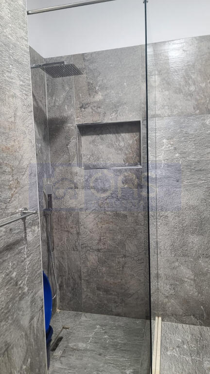 Jepet apartament me qera 1+1+Parkim tek rruga Riza Cerova ( rruga e Dibres)
