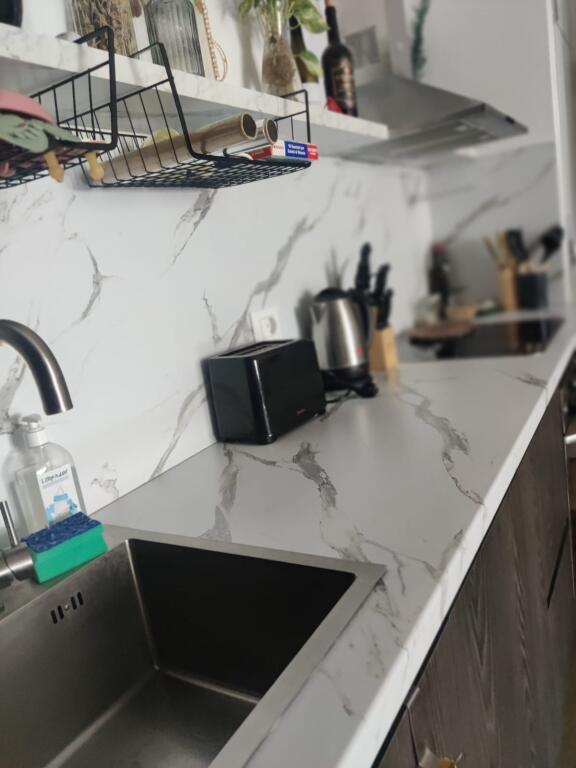 Jepet Me Qera Apartament 1+1+1 Ballkon