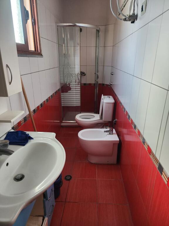 MONOLOCALE IN AFFITTO A KENET DURRES