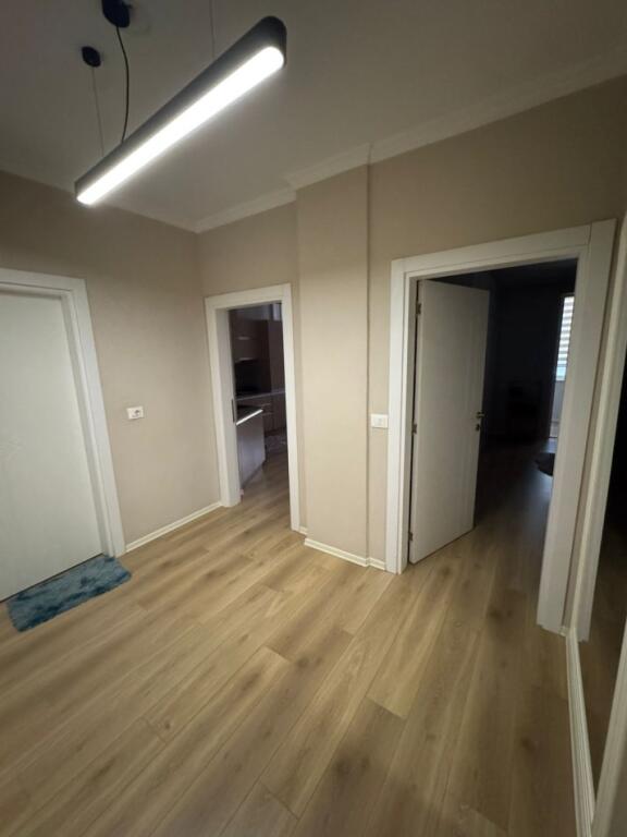 Appartamento 1+1 in affitto – Bllok, Tirana