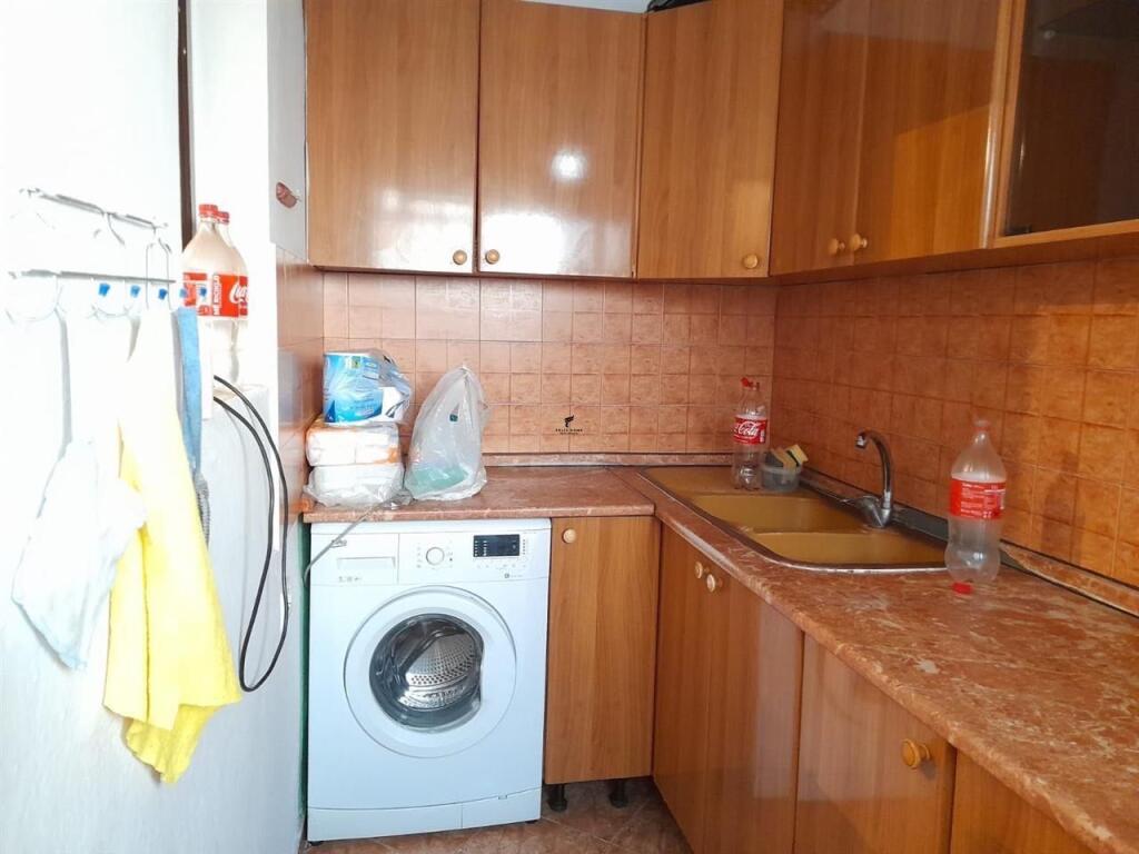APARTAMENT ME QERA 1+1 RRUGA FERIT XHAJKO 400 EURO