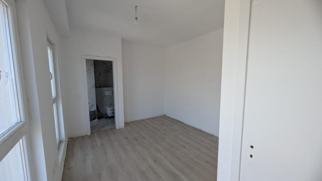📣 SHITET Apartament 2+1 Me 2 Tualete, Rruga "Dritan Hoxha"