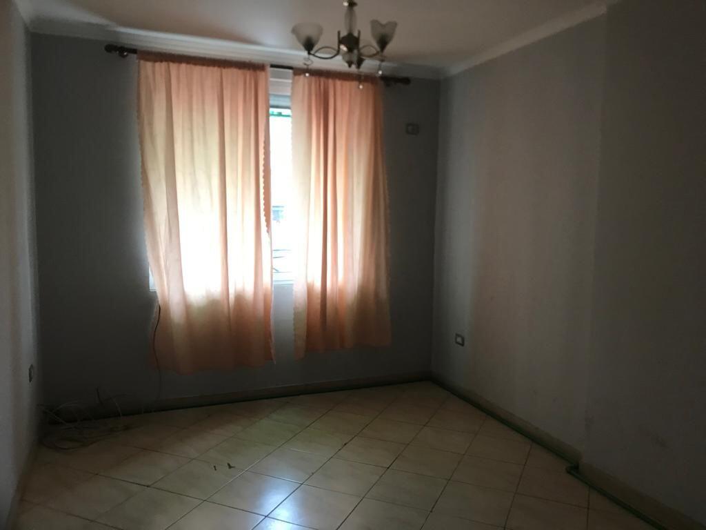 Jepet me qera 2+1 tek 21 dhjetori