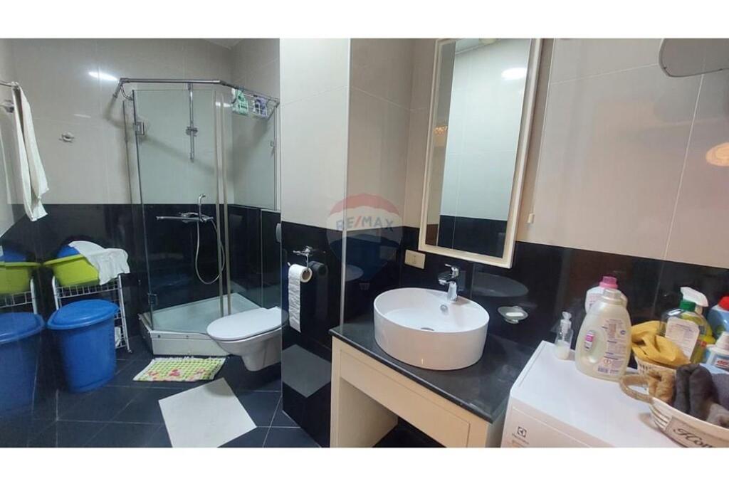 APARTAMENT 2+1 ME VERANDE DHE POST PARKIMI SAUK..