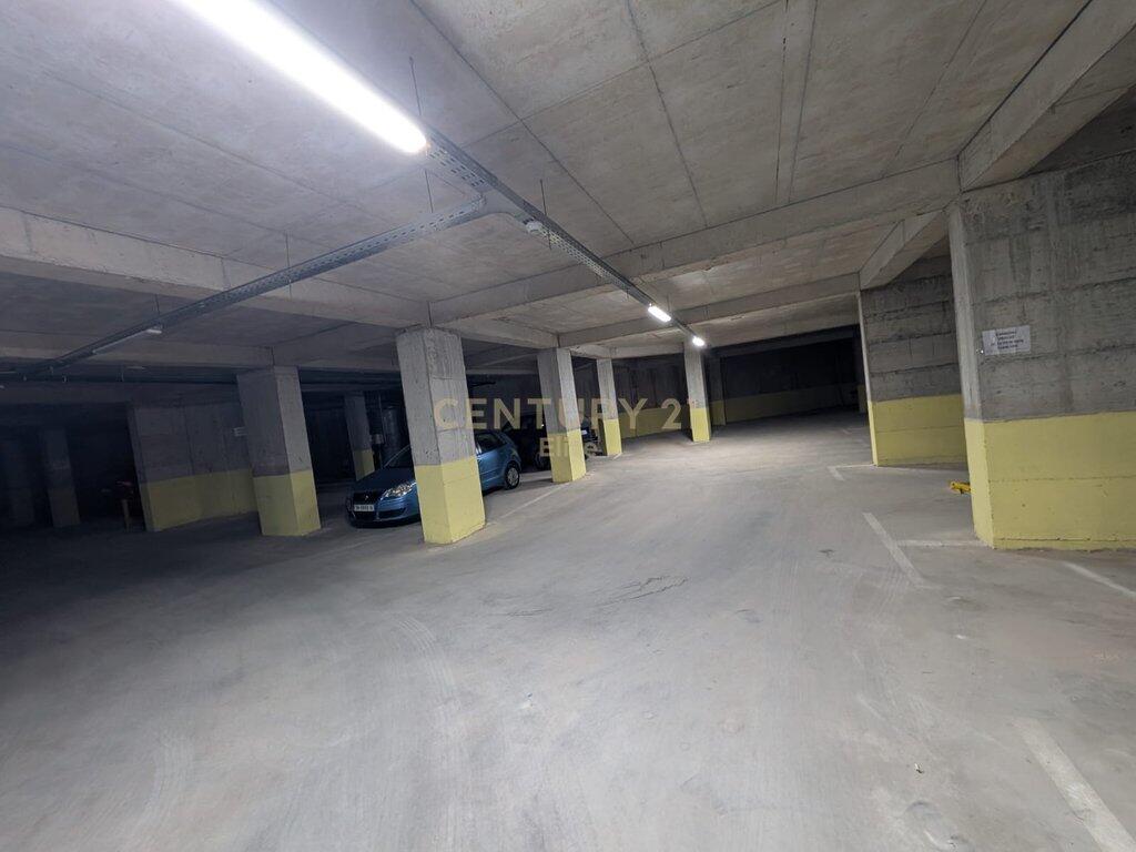 Apartment 1+1 with parking space for rent on Durres Street.