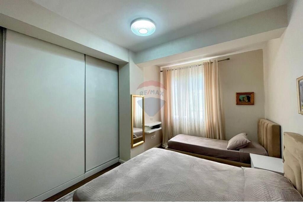 *Apartament 2+1  - Për Qira - Liqeni*