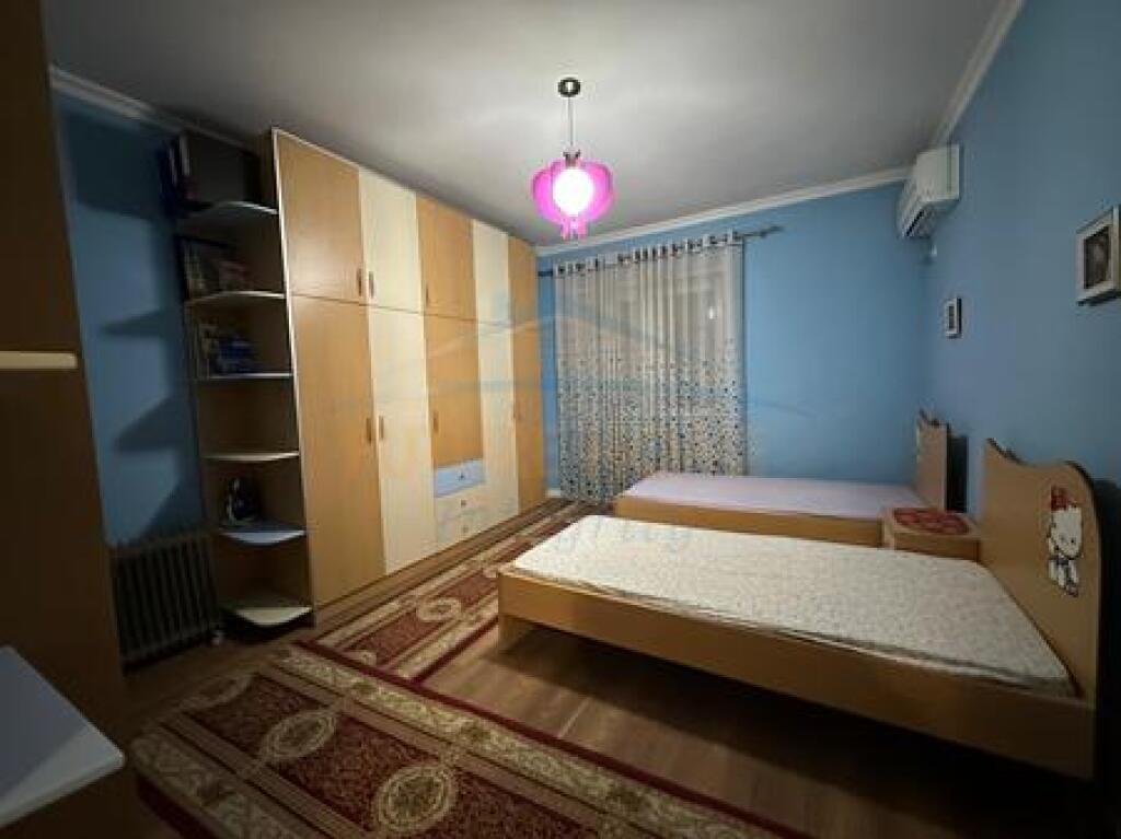 Qera, Apartament 2+1+2+Post Parkimi, Unaza e Re, Tiranë.