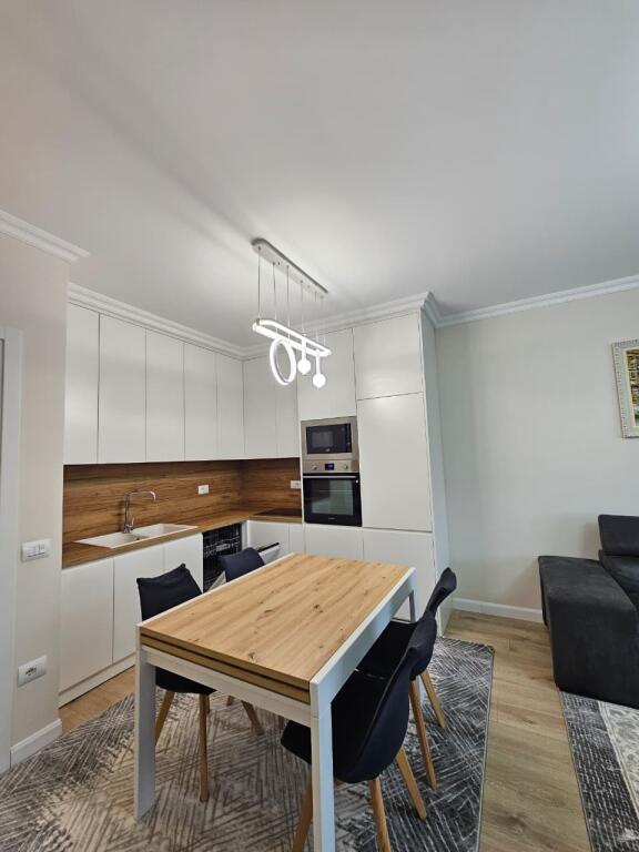 🔥 Luxury Super Apartment for Rent in Pazari i Ri