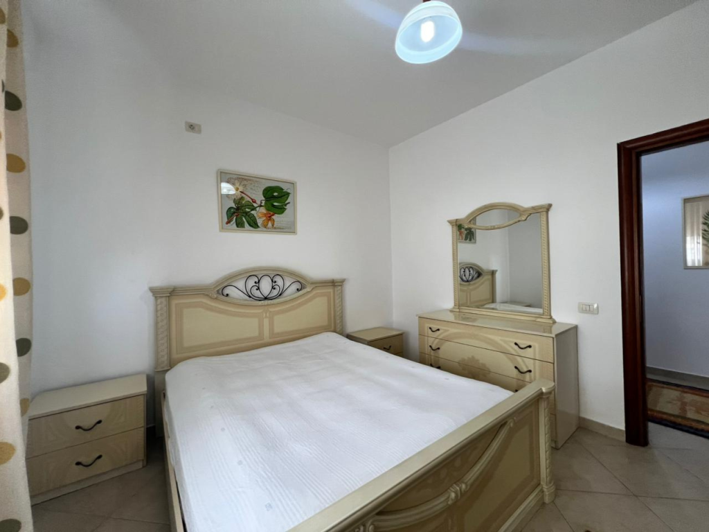 Jepet me qira Apartament 2+1+Ballkon të madh ”Kopshti Zoologjik”, Tiranë.