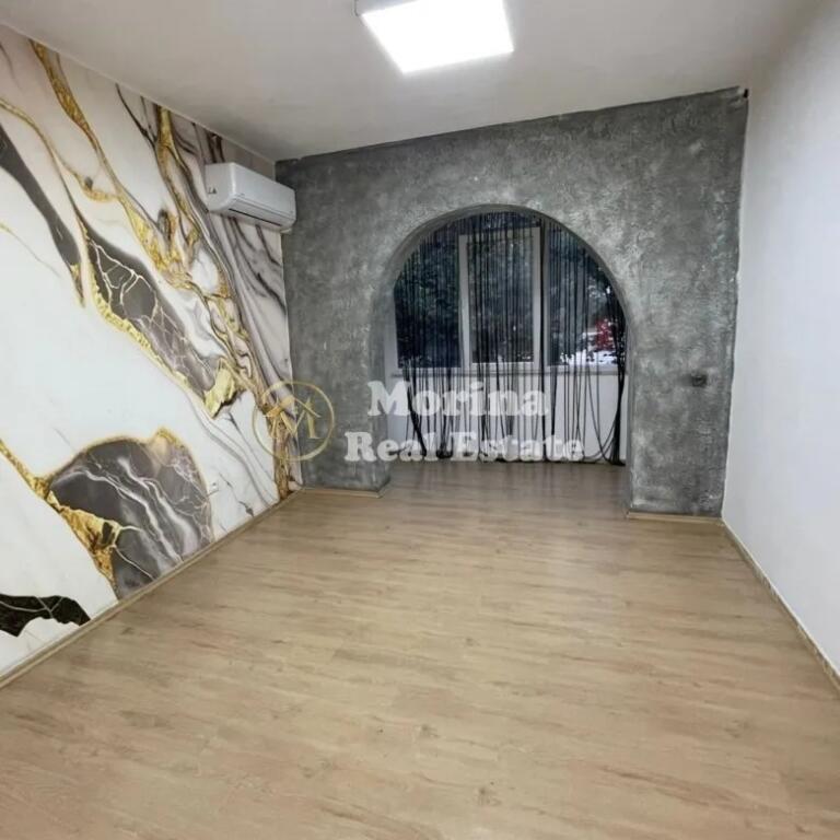 Qera, Ambient Biznesi, Square 21, 600 euro/muaj.