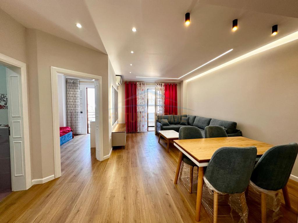 Shitet, Apartament 1+1 Prane Eleonores, Kodra e Diellit, Tirane.