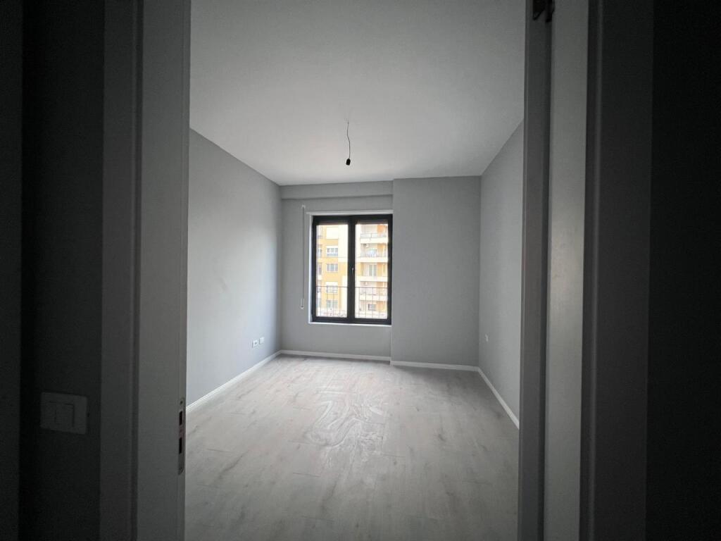 🏢 Appartamento 2+1 in affitto – solo per uffici📍 Stazione dei treni, Via “Karl Gega” 💶 Prezzo: 750 € / mese