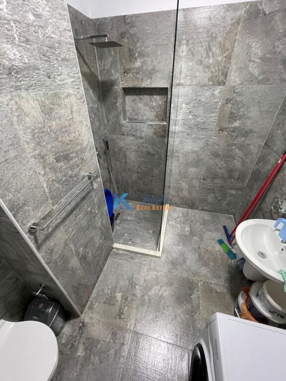 Apartment 1+1+Parking for rent near the Red School