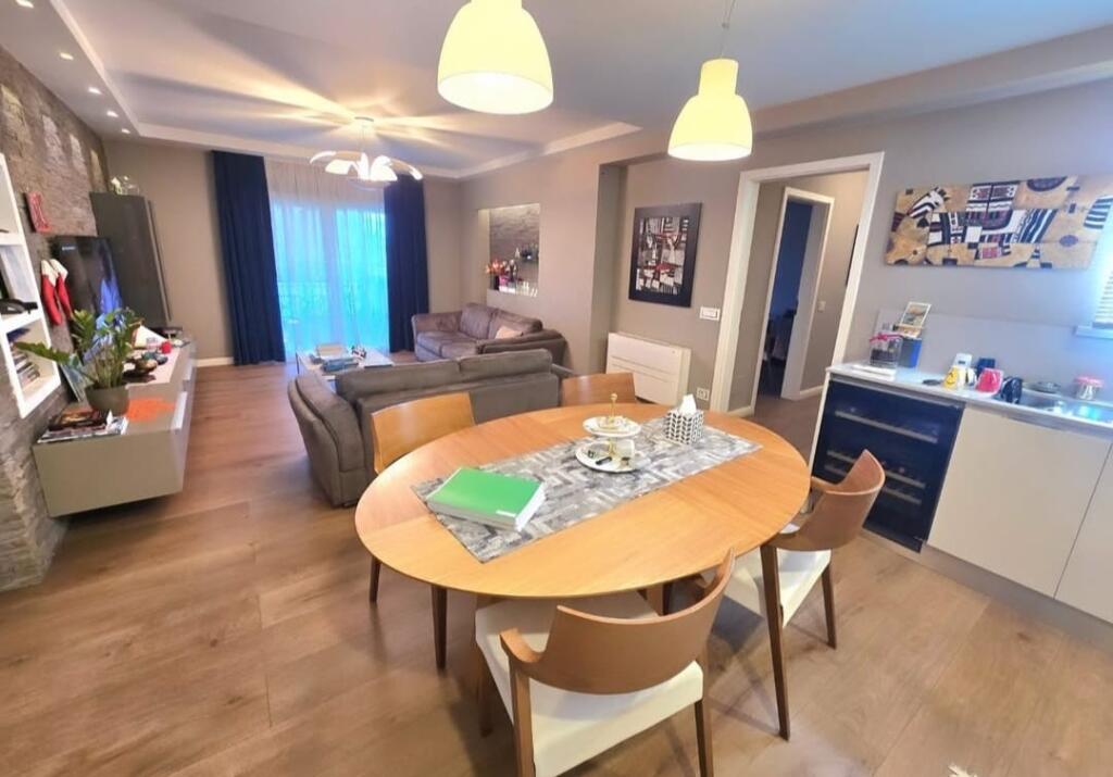 Shesim super apartament! 3+1+2 RRUGA E BOGDANEVE