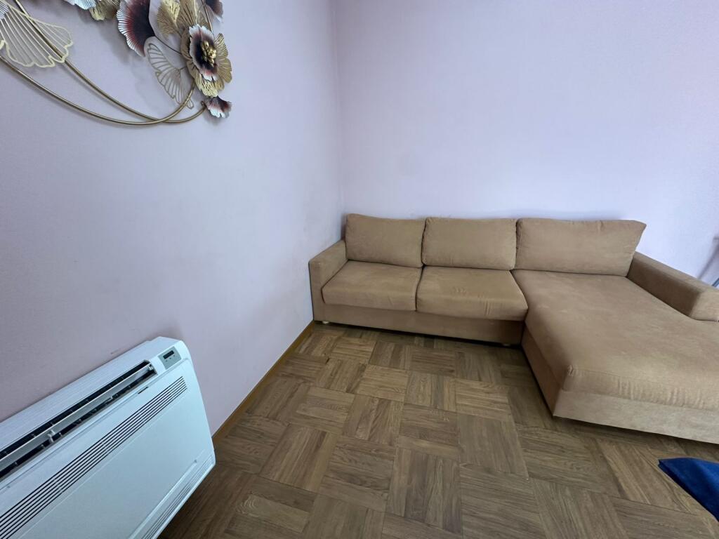 AFFITTASI APPARTAMENTO 1+1 VICINO AL CENTRO