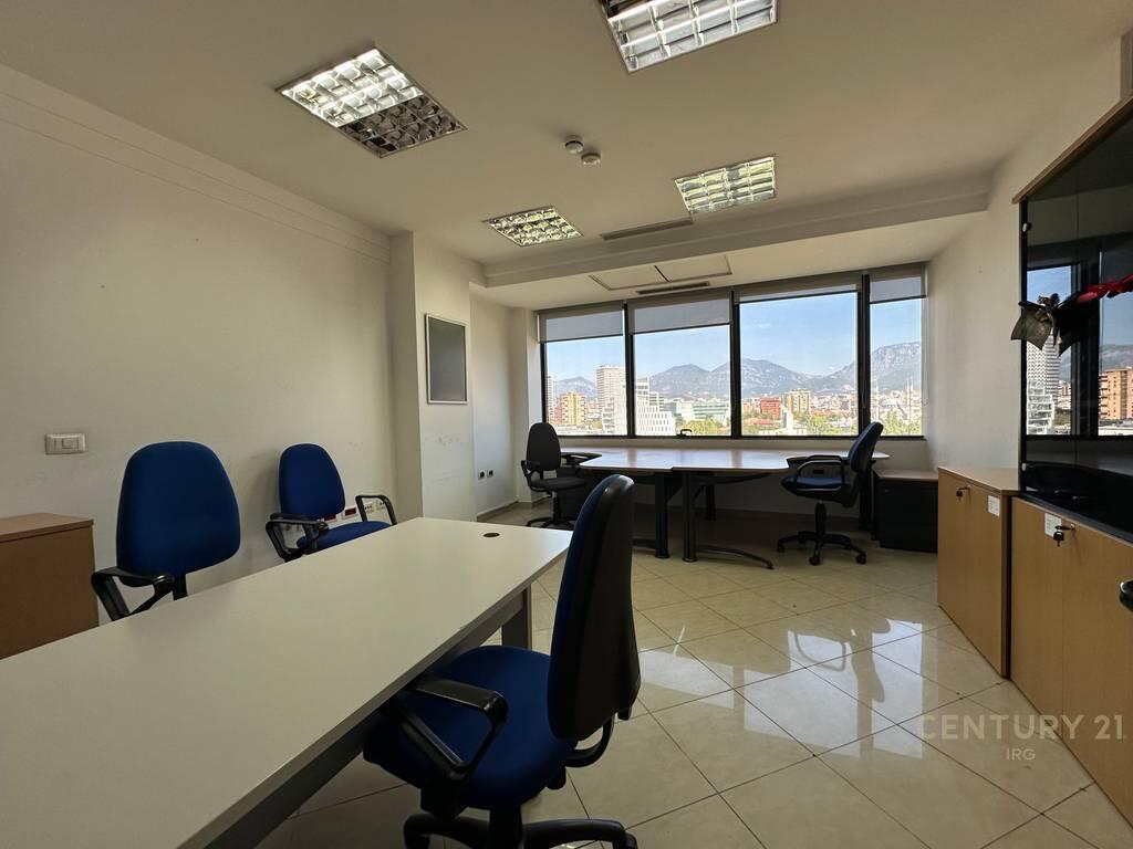 AMBIENTE UFFICIO IN AFFITTO ALLE TORRI GEMELLE!