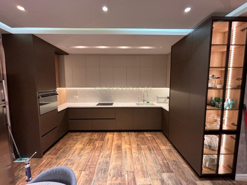 Apartment 3+1+2+2 parking spaces at the Zoological Garden 1,800 € /Month