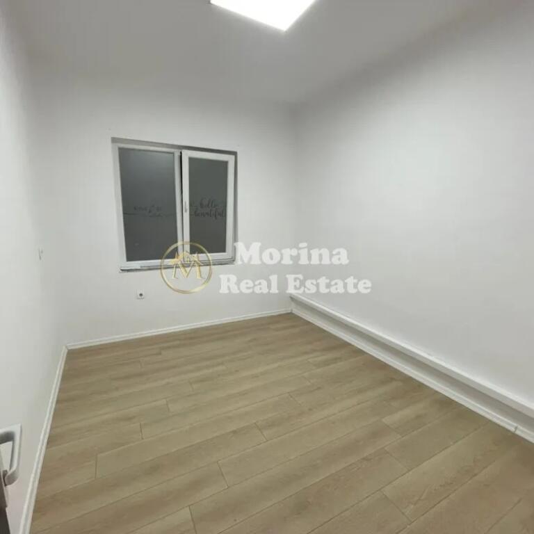 Qera, Ambient Biznesi, Square 21, 600 euro/muaj.