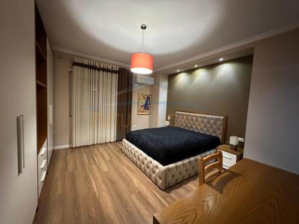 Qera, Apartament 2+1+2+Post Parkimi, Unaza e Re, Tiranë.