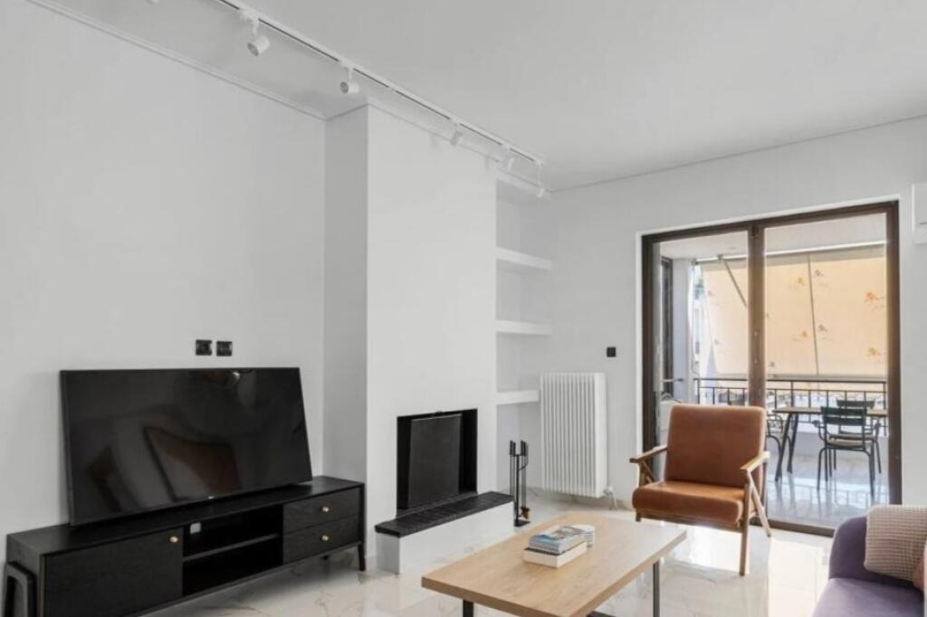 Apartament Me Qera 3+1+2+Post Parkimi tek Liqeni i Thate (ID B230125) Tirane