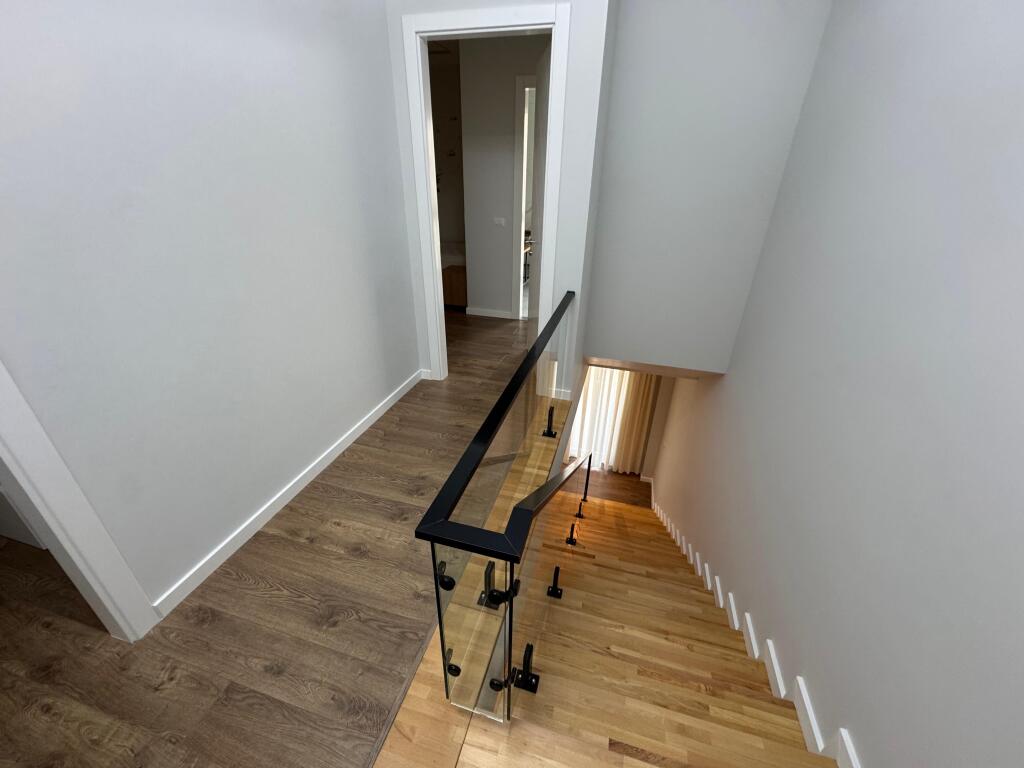 Affitto, Villa 📍 Via Dalip Topi, Kodra e Priftit🏷️Prezzo 1000 euro al mese